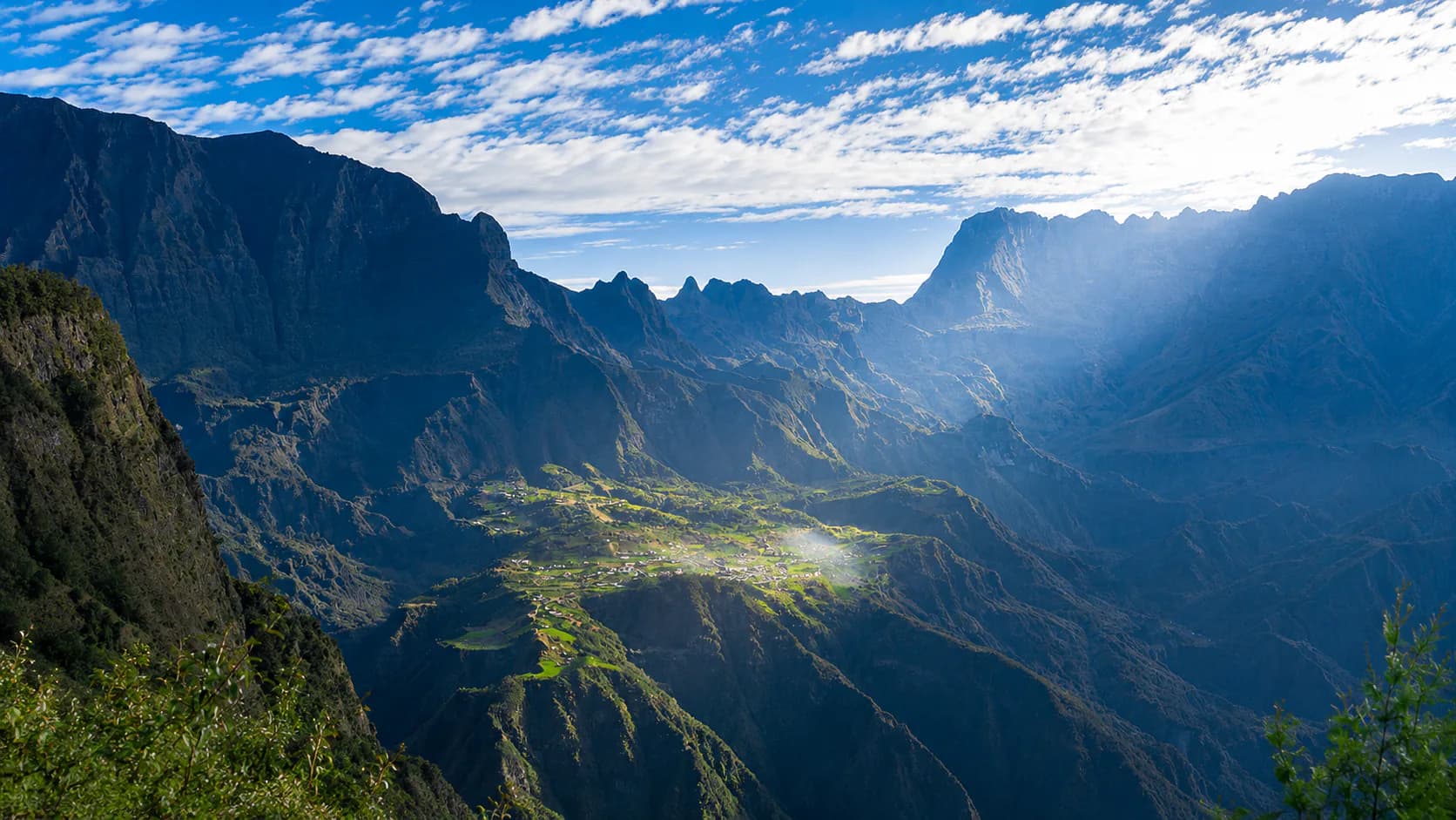 Vue panoramique du cirque de Cilaos, à La Réunion